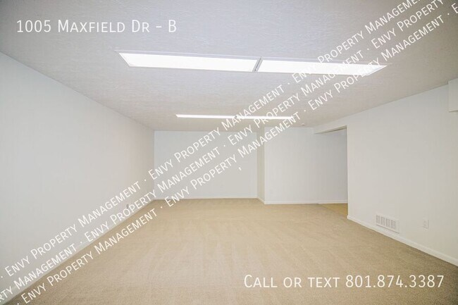 Building Photo - 1005 Maxfield Dr