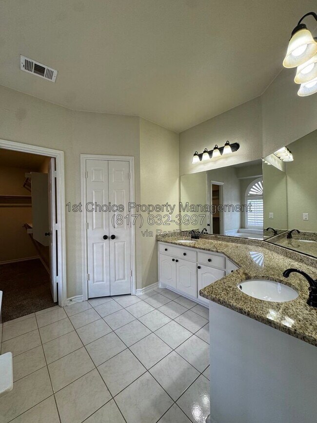 Building Photo - 3006 Upland Dr