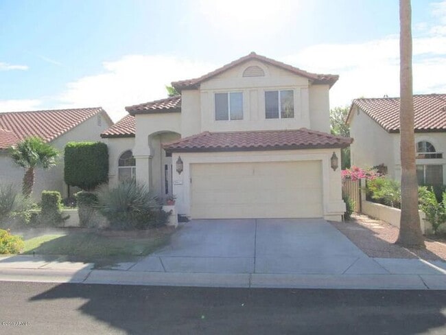 Primary Photo - Stunning 3 bedroom, 2.5 bathroom Gold Cour...
