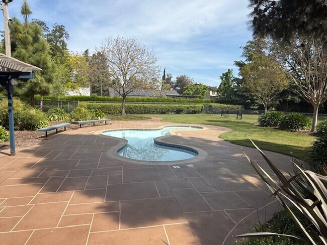 Building Photo - Stunning 5-Bed. 2.5 bath Home in the Heart of Pleasanton Meadows, Community Pool