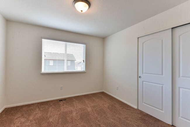 Building Photo - 476 Havenbrook Dr