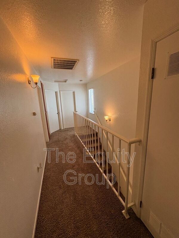 Building Photo - 2408 W Packwood Dr