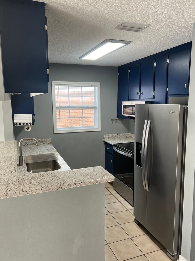 Building Photo - 107 S Spring View Dr