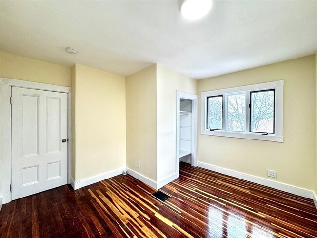 Building Photo - 98 Safford St