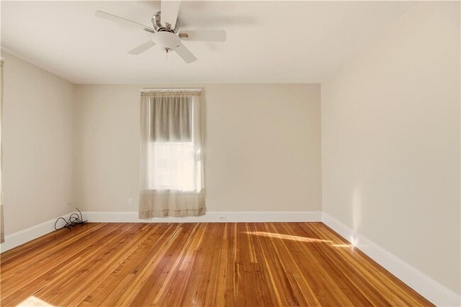 Building Photo - 7 Warner Pl