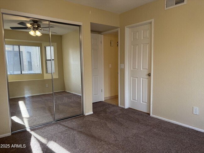 Building Photo - 925 S Longmore