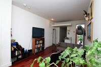 Building Photo - Bright and spacious one bedroom unit with ...
