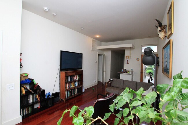Primary Photo - Bright and spacious one bedroom unit with ...