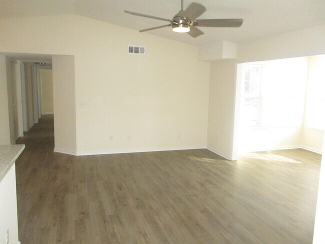 Building Photo - 8545 Hopkins Cir