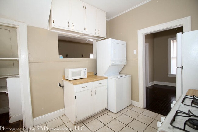 Building Photo - Great 2 bedroom in Highland!