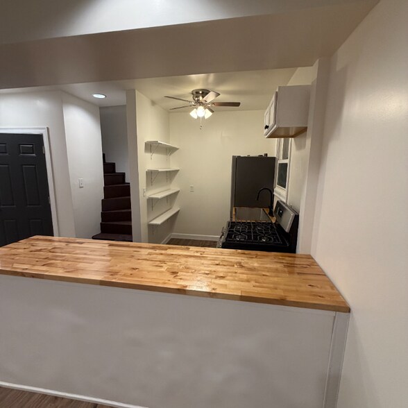 Building Photo - 5416 Black St