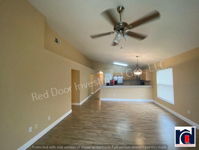 Building Photo - Beautiful 4 bedroom 2 Bath Single Family Home ~Oviedo~