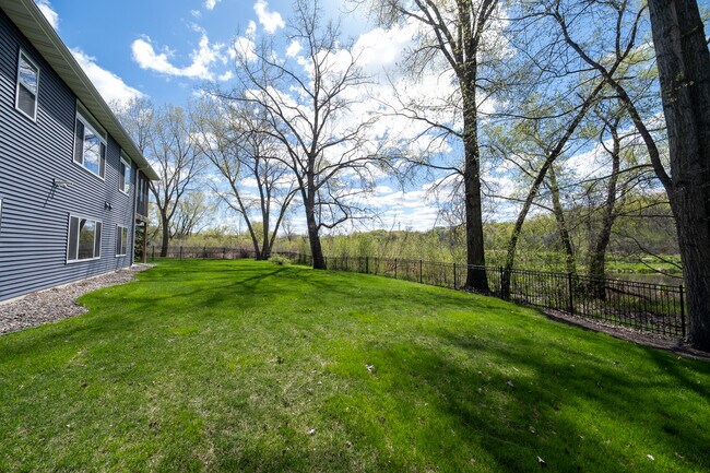 Building Photo - 9352 Wilderness Cove