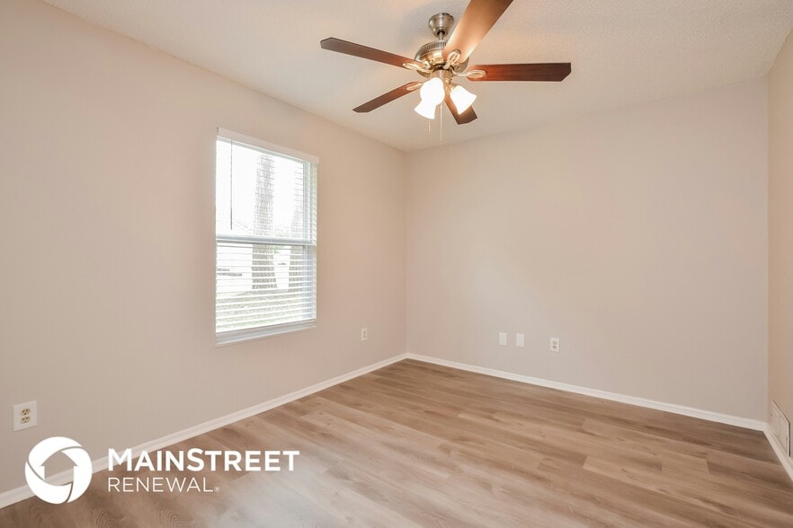 Building Photo - 7355 Darien Rd