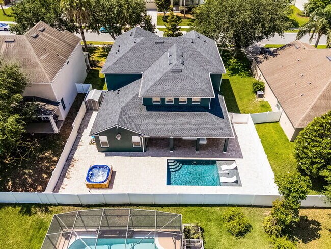 Building Photo - Fully Remodeled 5/4 Art Deco-Inspired Home...