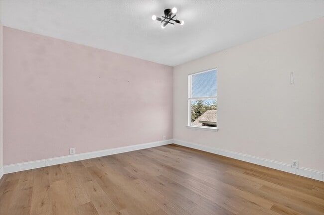 Building Photo - 9108 Tumbleweed Dr