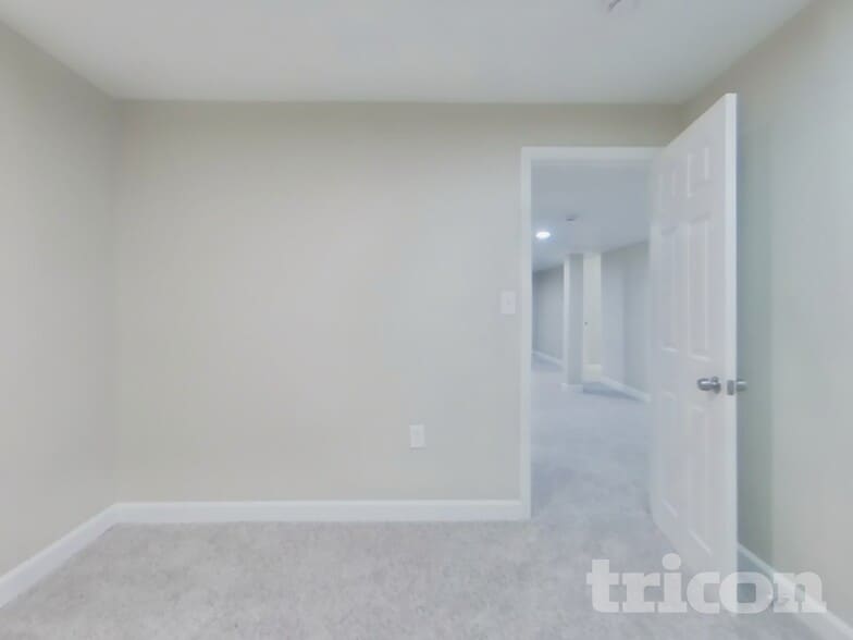 Building Photo - 2933 Sabal Palm Dr