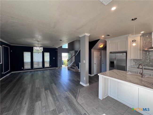 Building Photo - 701 Black Hills Trail