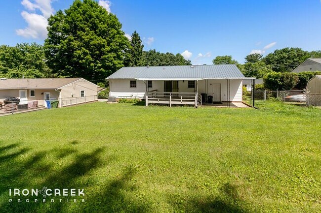 Building Photo - 59 Starmount Dr