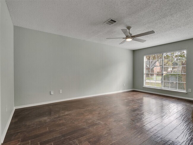 Building Photo - 22 Windledge Pl