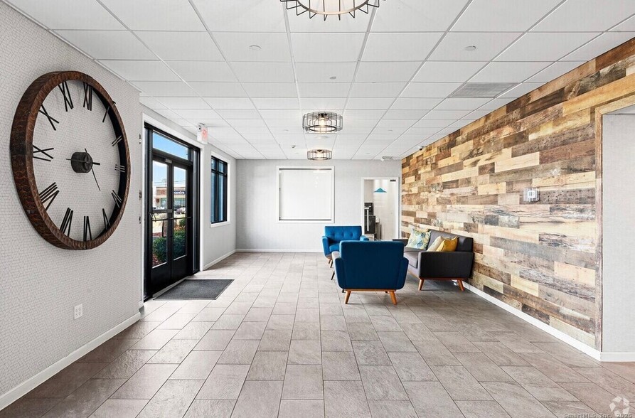 Building Photo - 225 Lordship Blvd