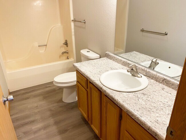 Building Photo - 1933-35 Northwestern Ave