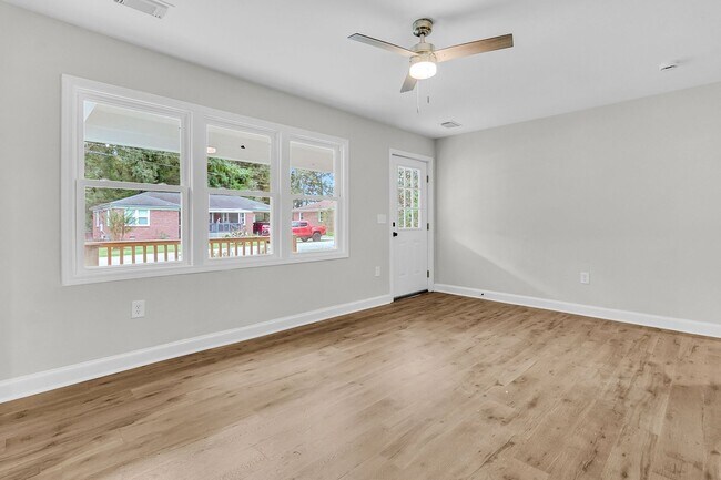 Building Photo - 30 Guerry Cir