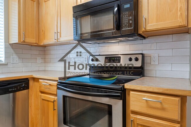 Building Photo - 1 Bedroom 1 Bathroom Home with Off-Street Parking Available in Coeur d'Alene!