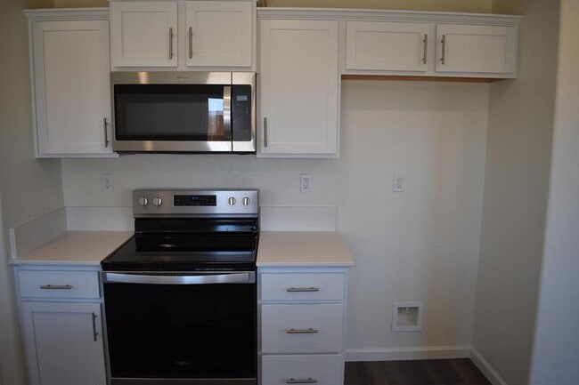 Building Photo - 708 Athena Dr