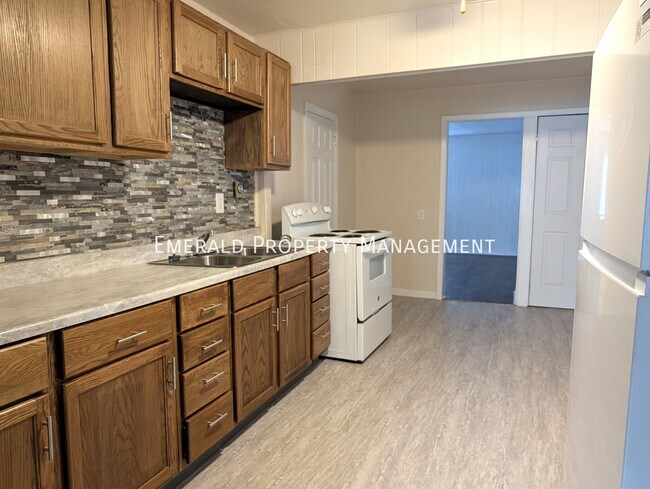 Building Photo - 2720 Prial Ave