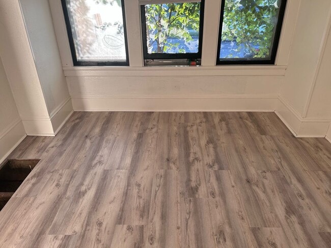 Building Photo - Remodeled 5 Bedroom 1 Bath Single Family Home