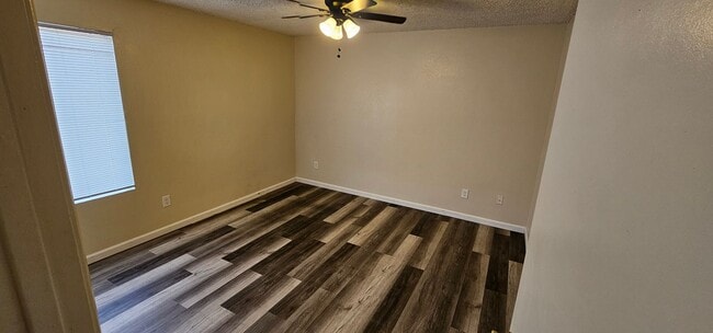 Building Photo - 825 Capehart Ct
