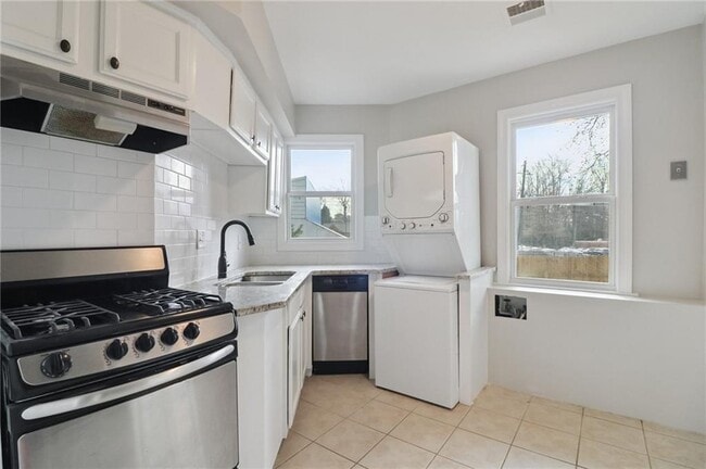 Building Photo - 2477 N Decatur Rd