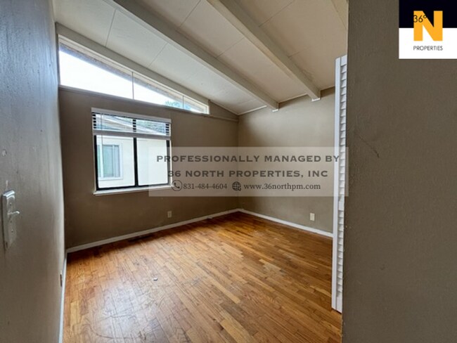 Building Photo - 2030 Hacienda St