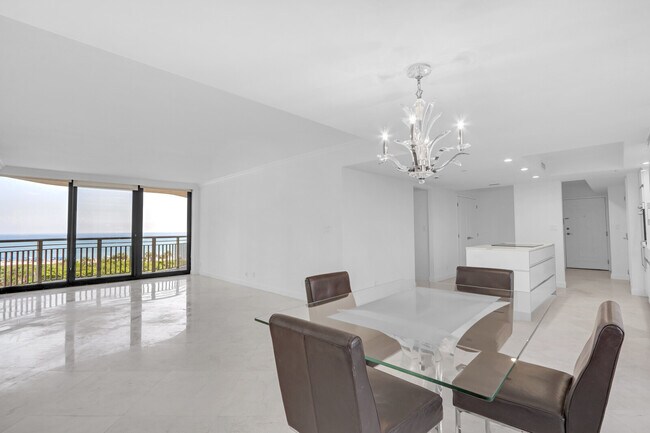 Building Photo - 3000 N Ocean Dr