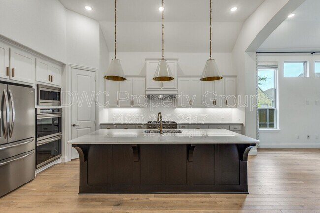 Building Photo - 3213 Alexandra Ln