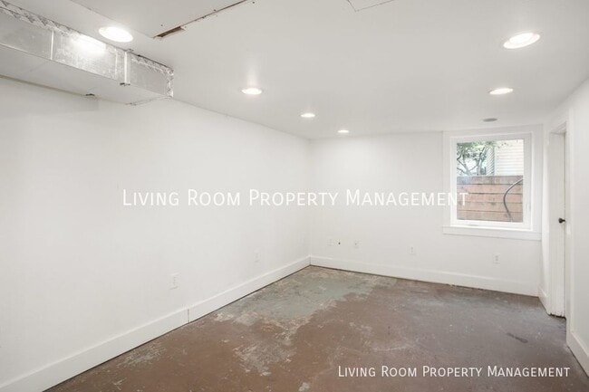 Building Photo - 1909 SE Elliot-