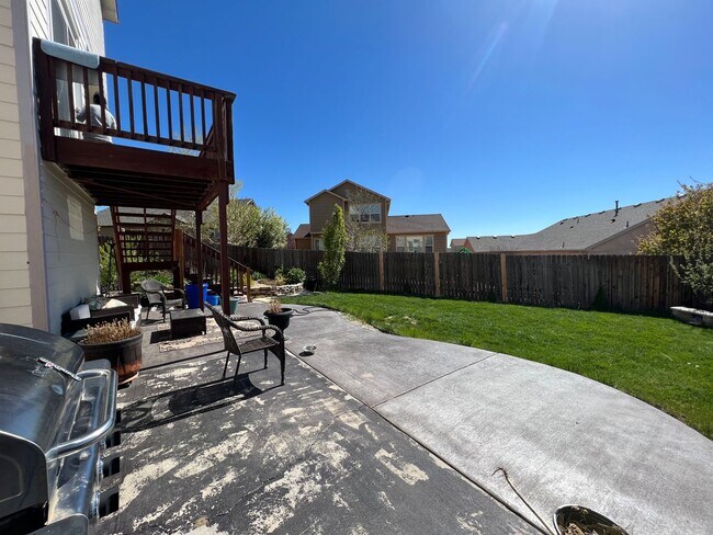 Building Photo - 4 Bedroom Home close to Peterson SFB