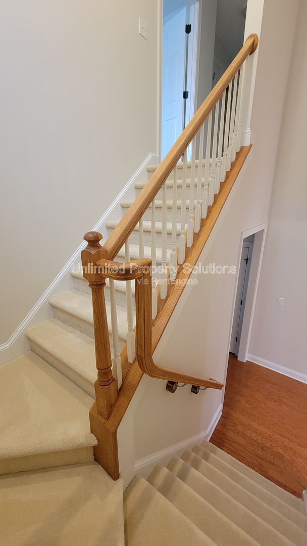 Building Photo - 5013 Gorham Ave