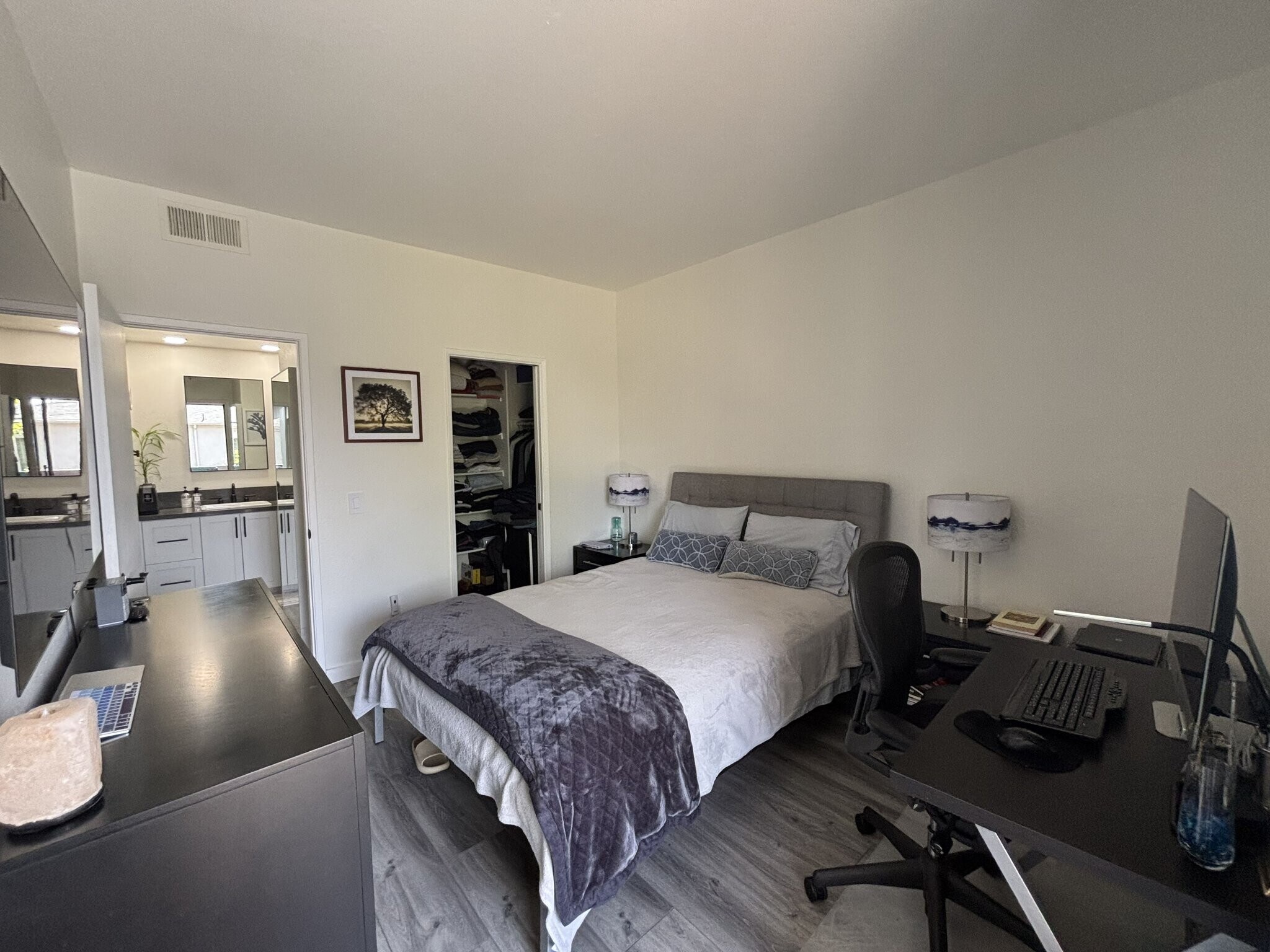 Building Photo - 4435 Nobel Dr