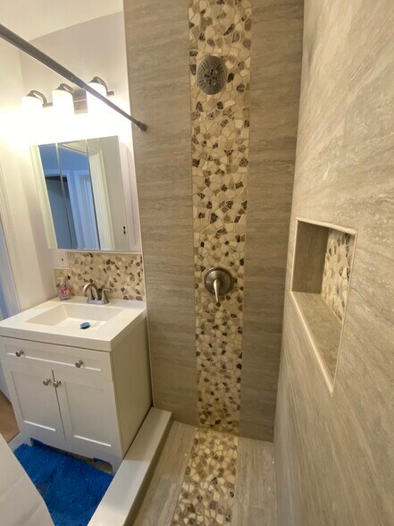 Building Photo - 2523 Sidney Ave