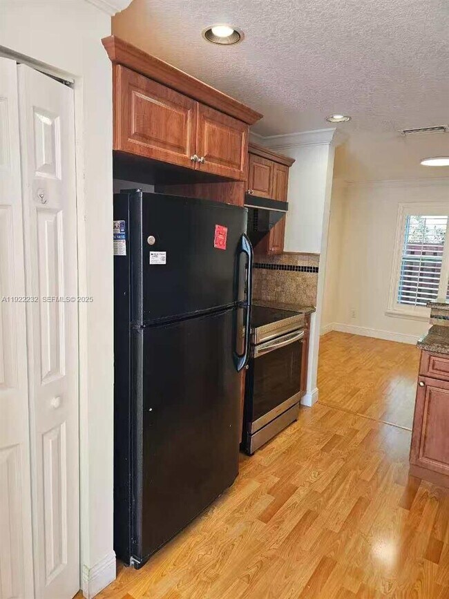 Building Photo - 2816 NW 99th Terrace