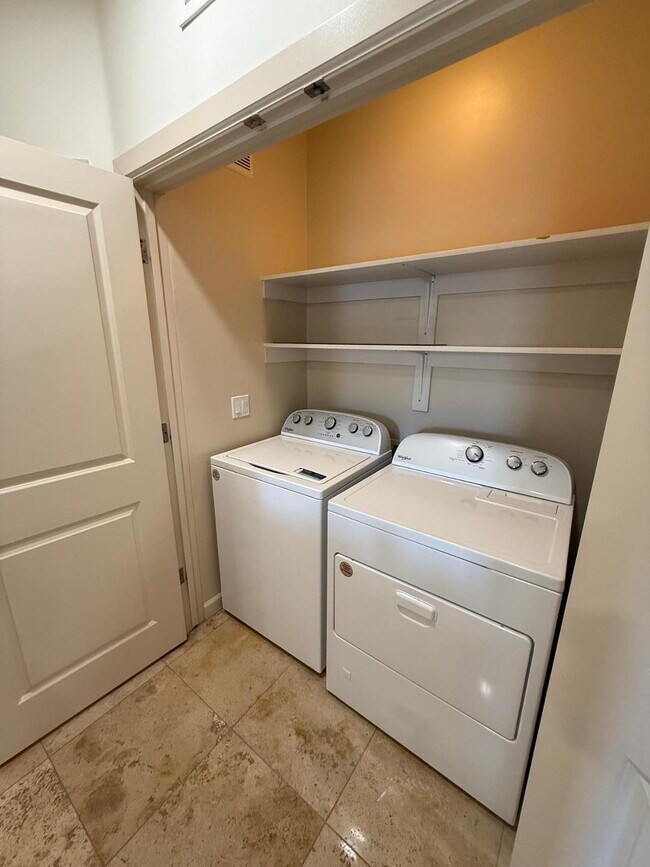 Building Photo - 7291 N Scottsdale Rd