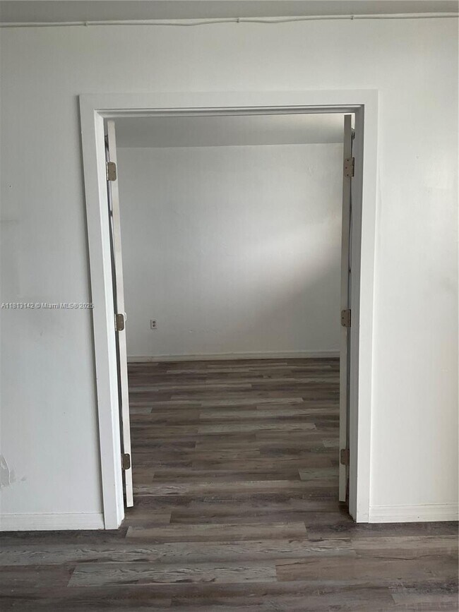 Building Photo - 9273 Collins Ave