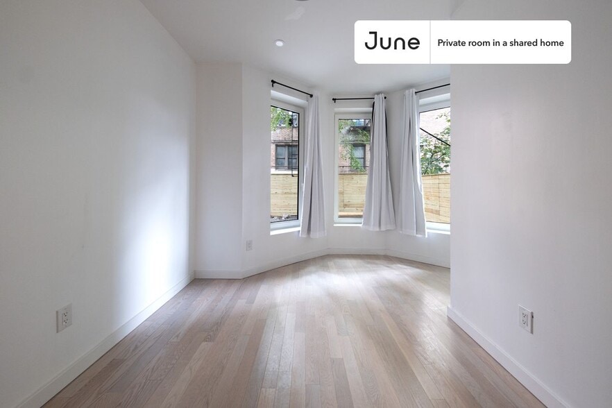 Building Photo - Room in Shared 4 bed/2 bath home