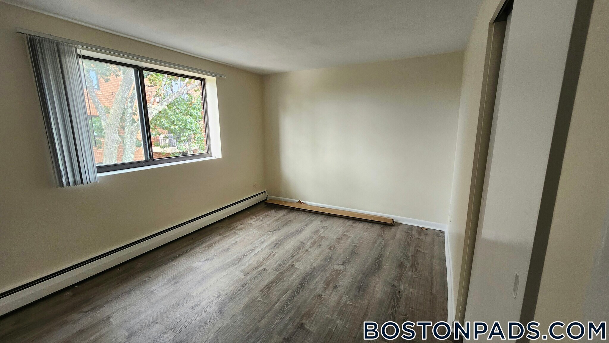 Building Photo - 245 Main St