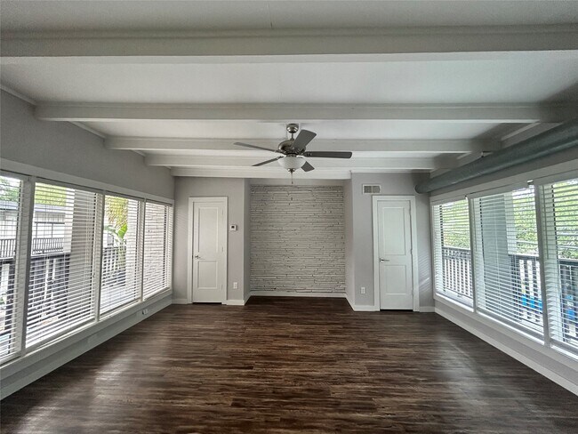 Building Photo - 219 Marshall St