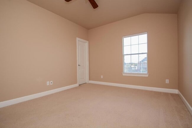 Building Photo - 25939 Celtic Terrace Dr
