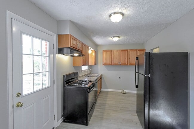 Building Photo - 3 bedroom 1 bath in Valley Station!