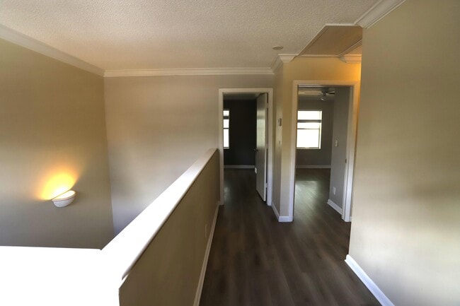 Building Photo - 421 Cypress Way W